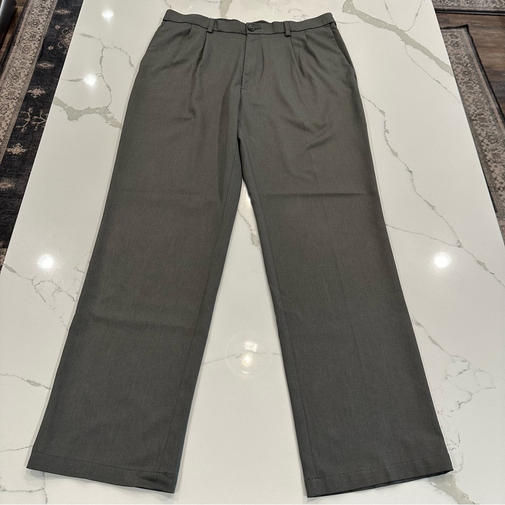 Haggar Mens Cool 18 Pro Classic Fit Golf Athletic Pants Sz 36 x 34 Gray Comfort